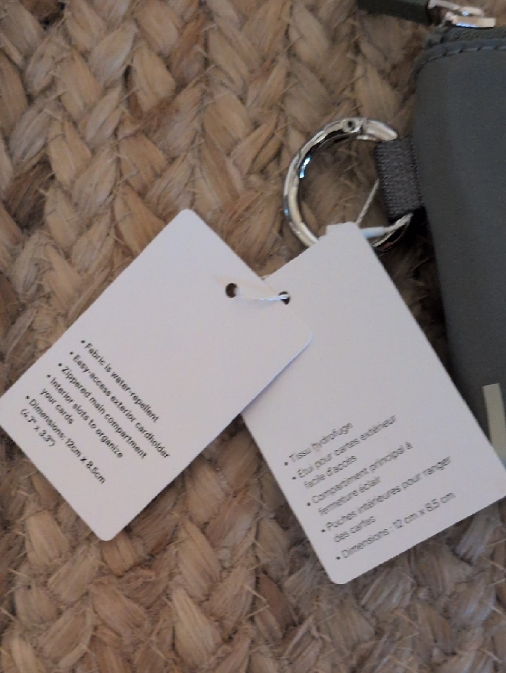 lululemon athletica gray clippable card pouch with silver keyring - Picture 3 of 6
